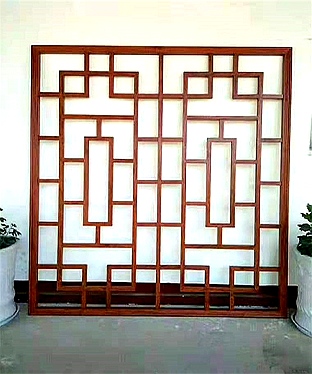 中式木纹铝窗